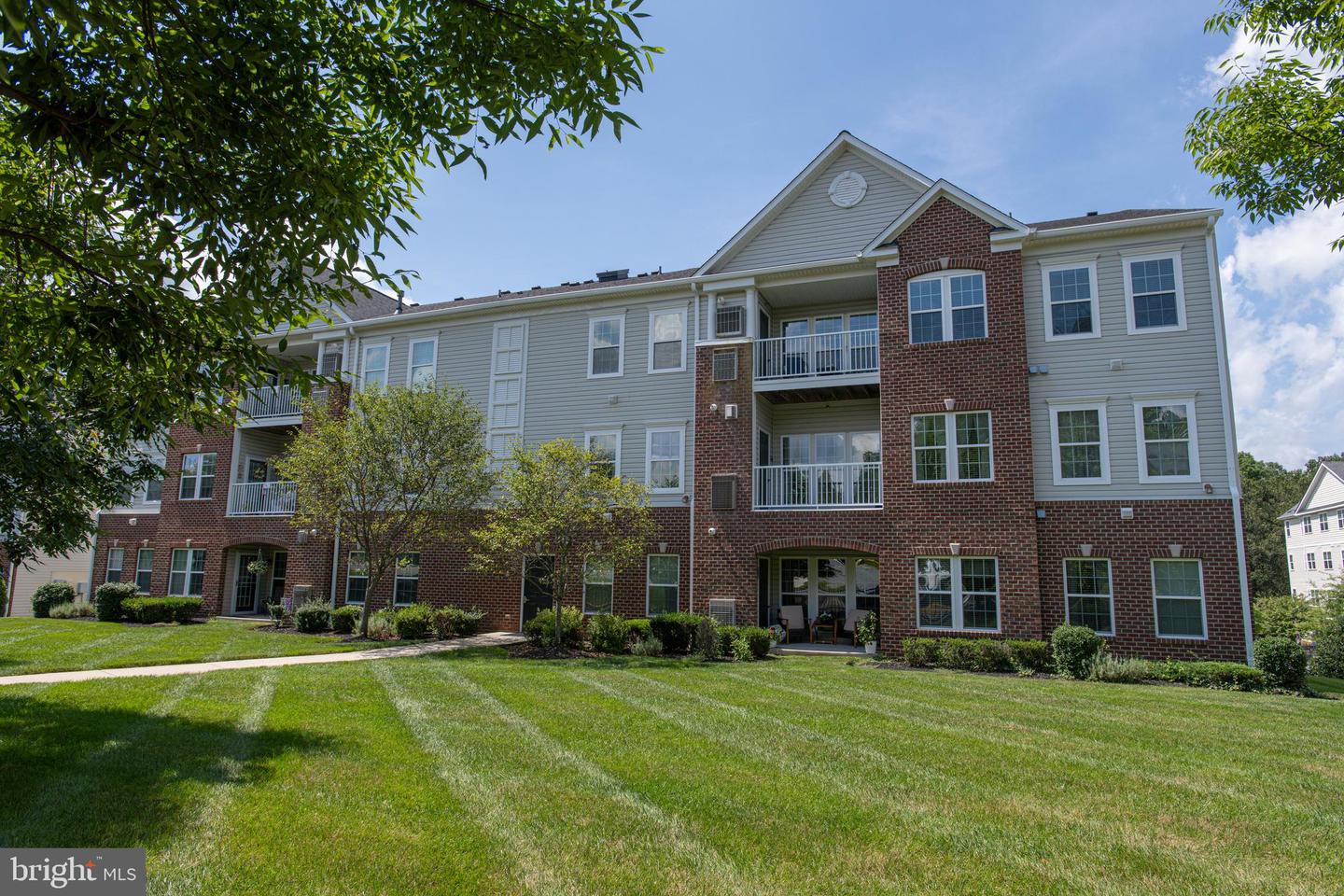 635 Wallingford Rd #302 — photo