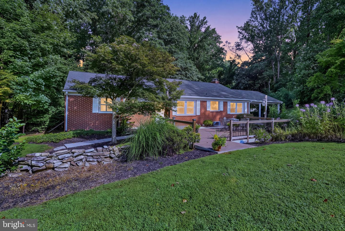 851 E Wheel Rd — photo