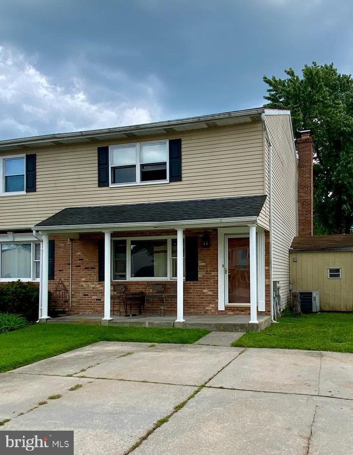 111 Breakwater Ct — photo