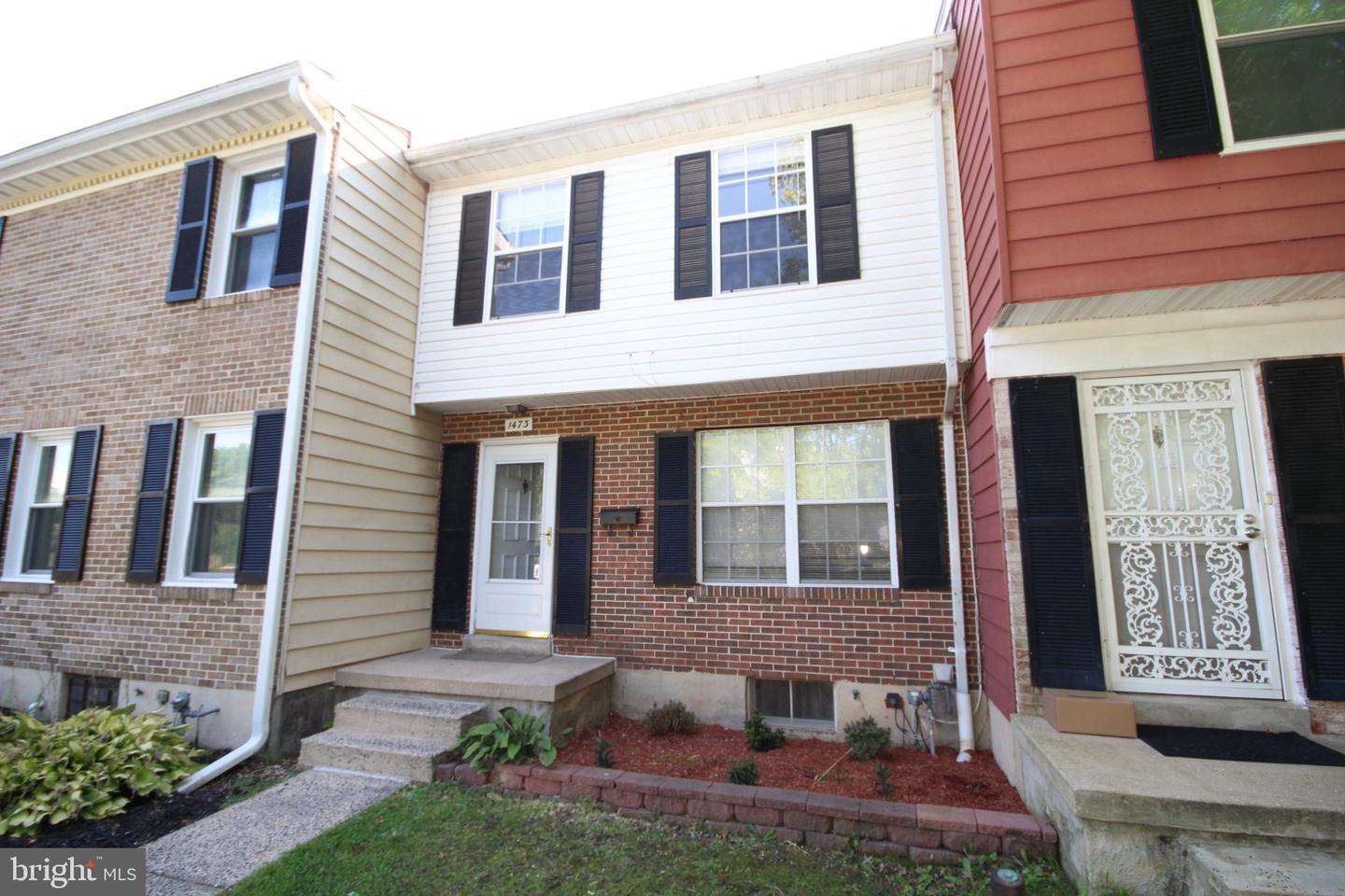 1473 Charlestown — photo