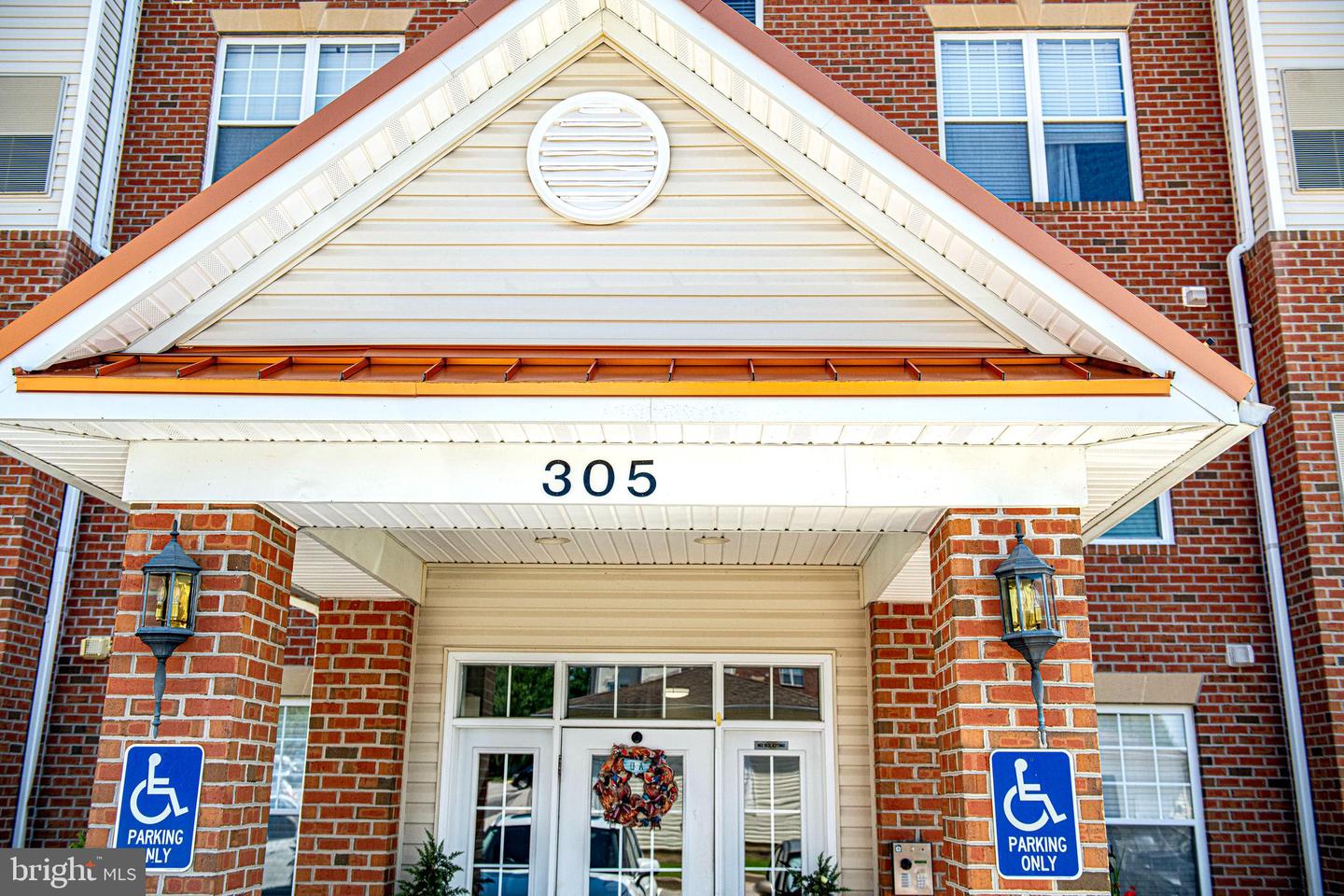 305 Tiree Ct #403 — photo