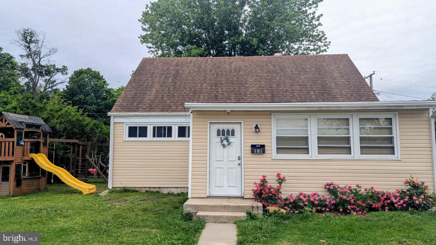 101 Fairway Ct — photo