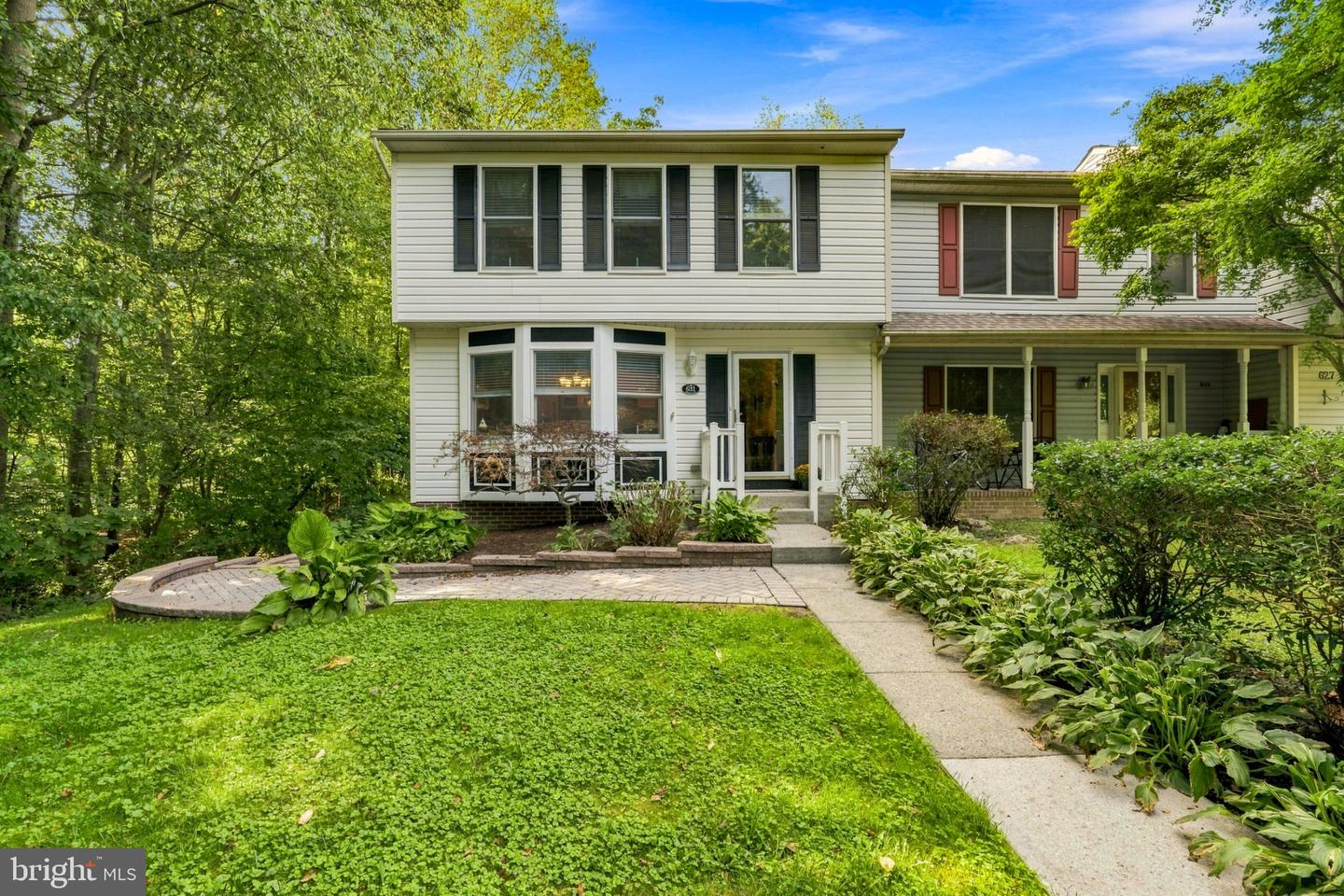 631 Kildonan Ct — photo