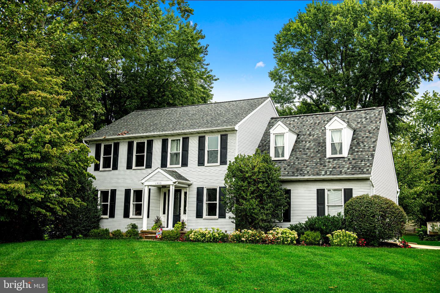 1300 London Ct — photo