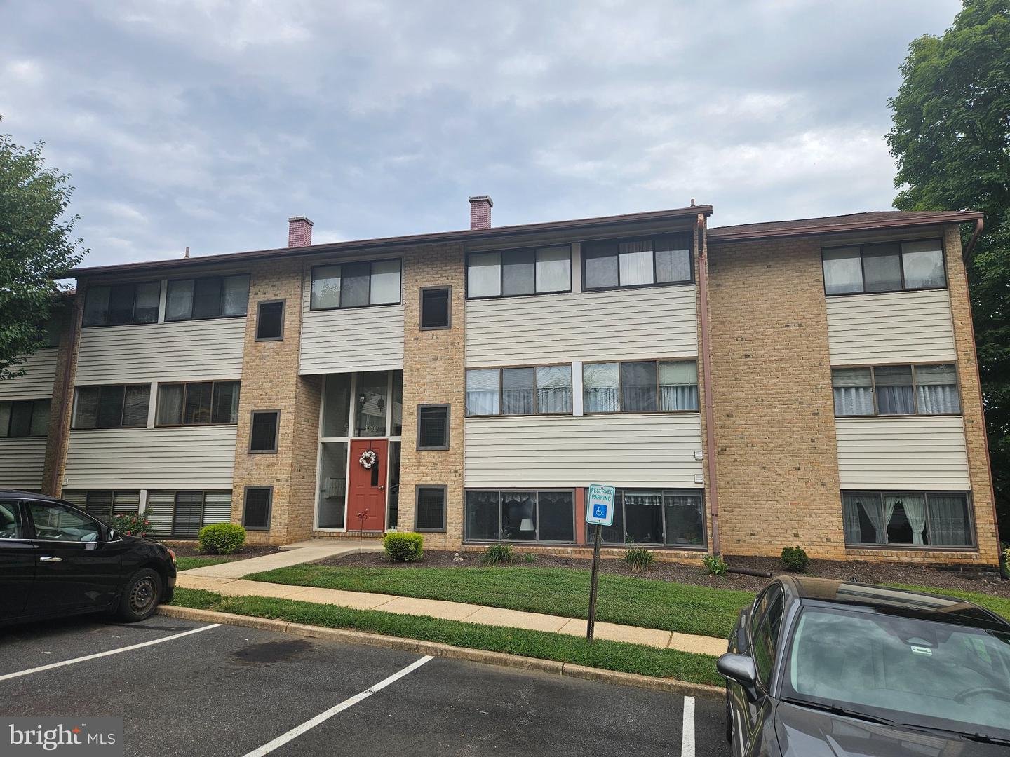 160A Royal Oak Dr — photo