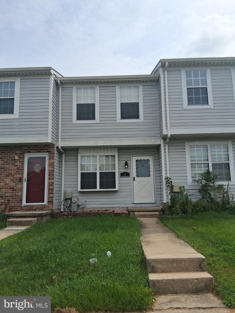 929 Olive Branch Ct N — photo