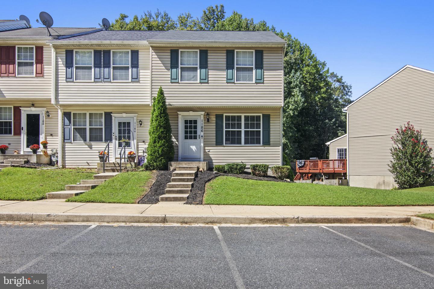 1186 Splashing Brook Dr — photo
