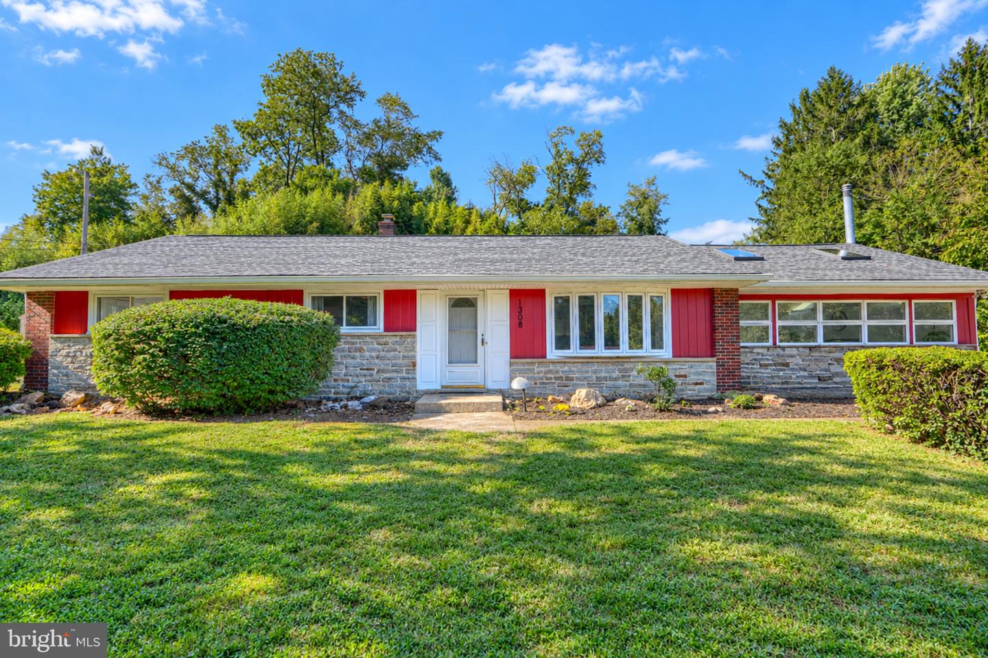 1308 Lake Vista Dr — photo