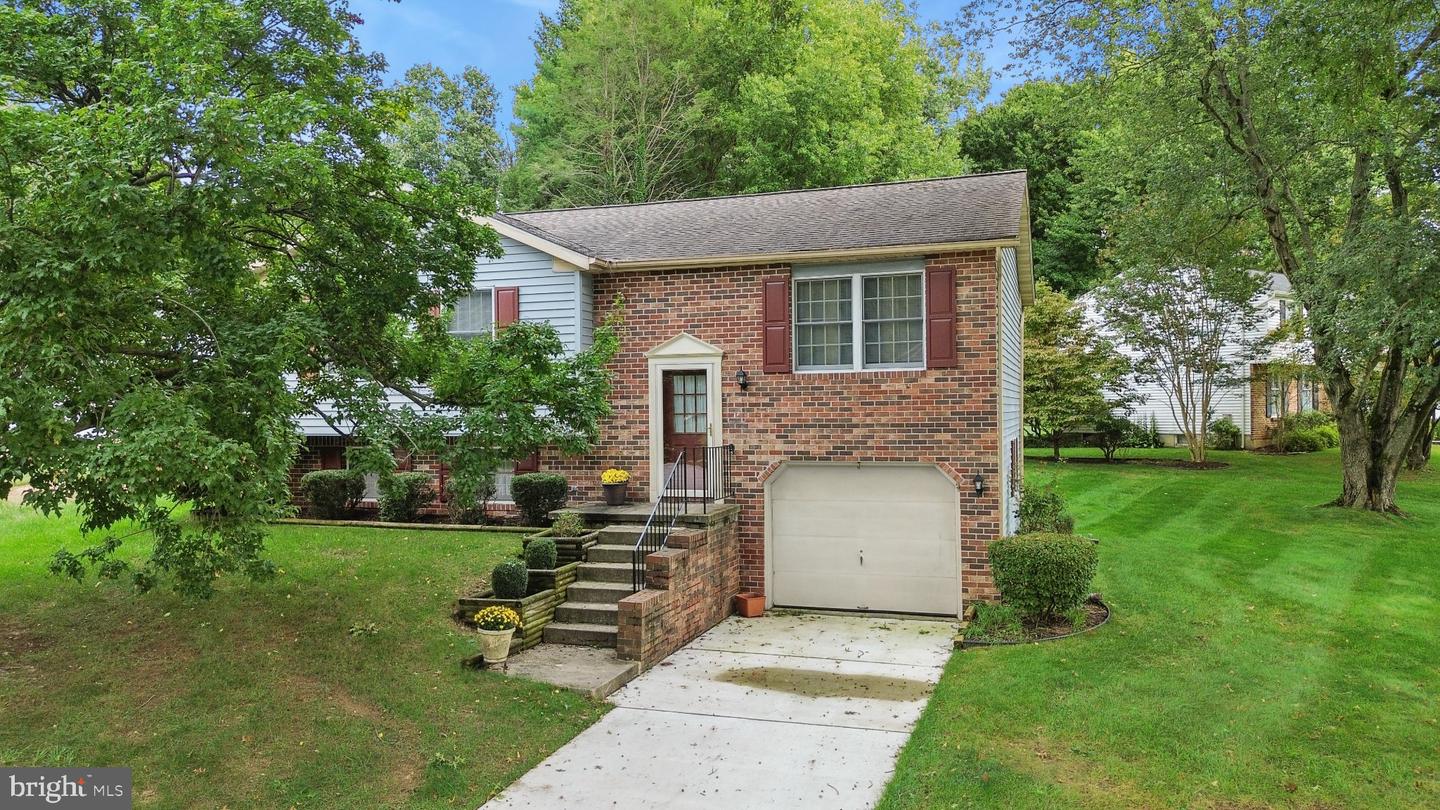 1403 Marlow Ct — photo