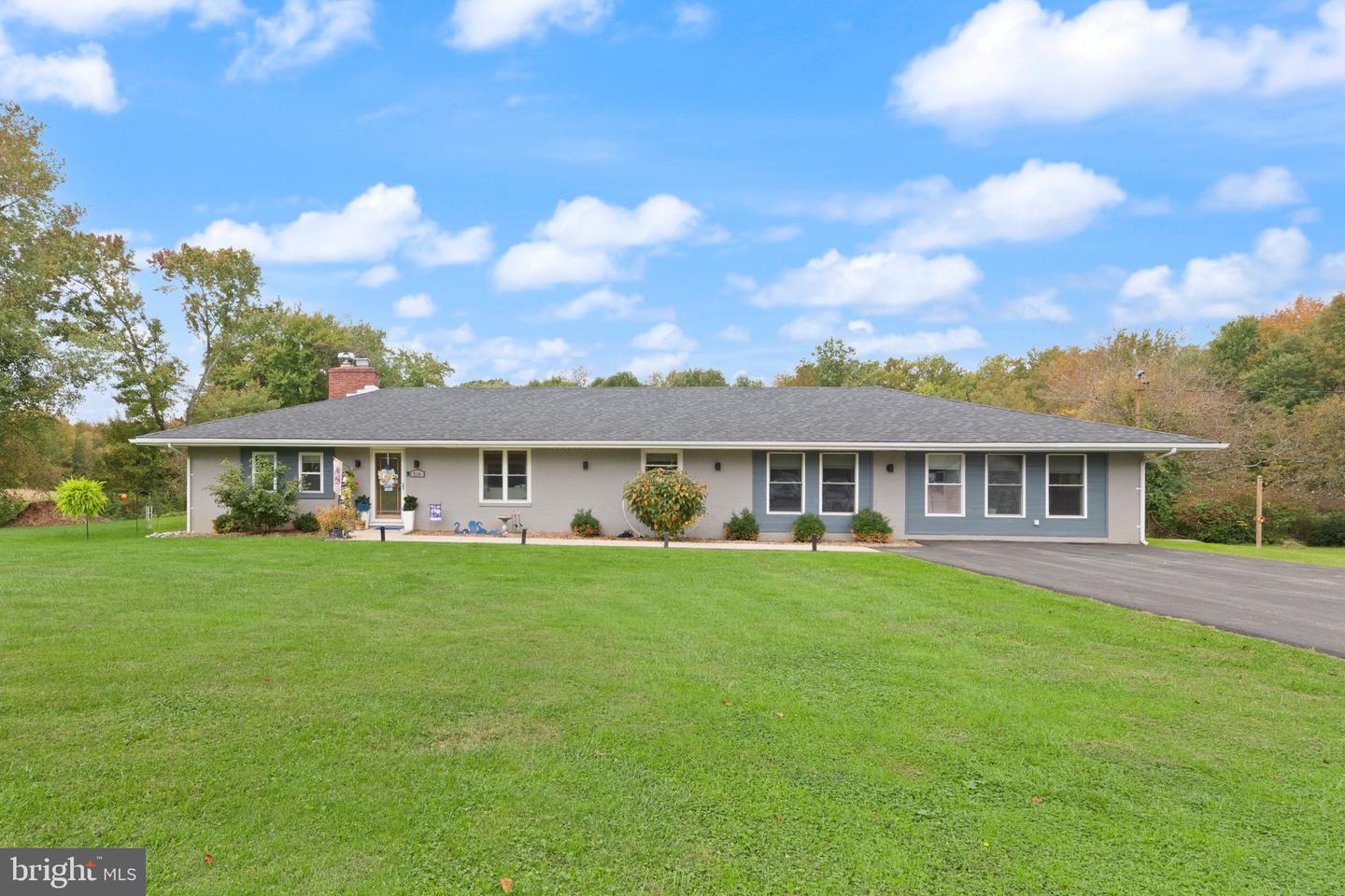 216 Hiobs Ln — photo