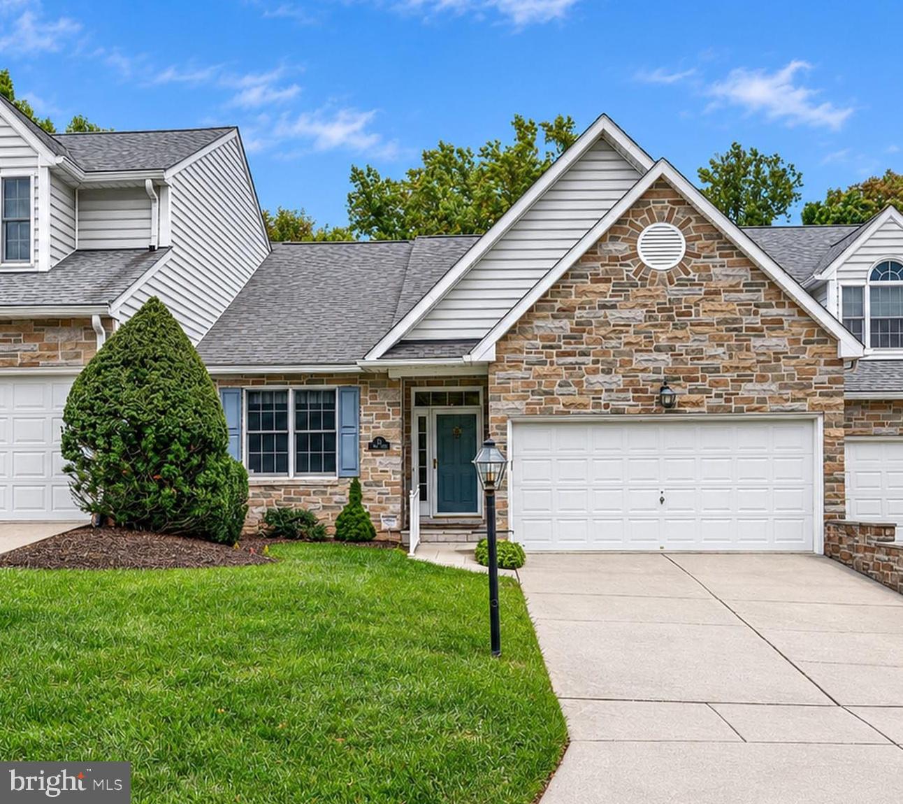 63 Crystal Ct — photo