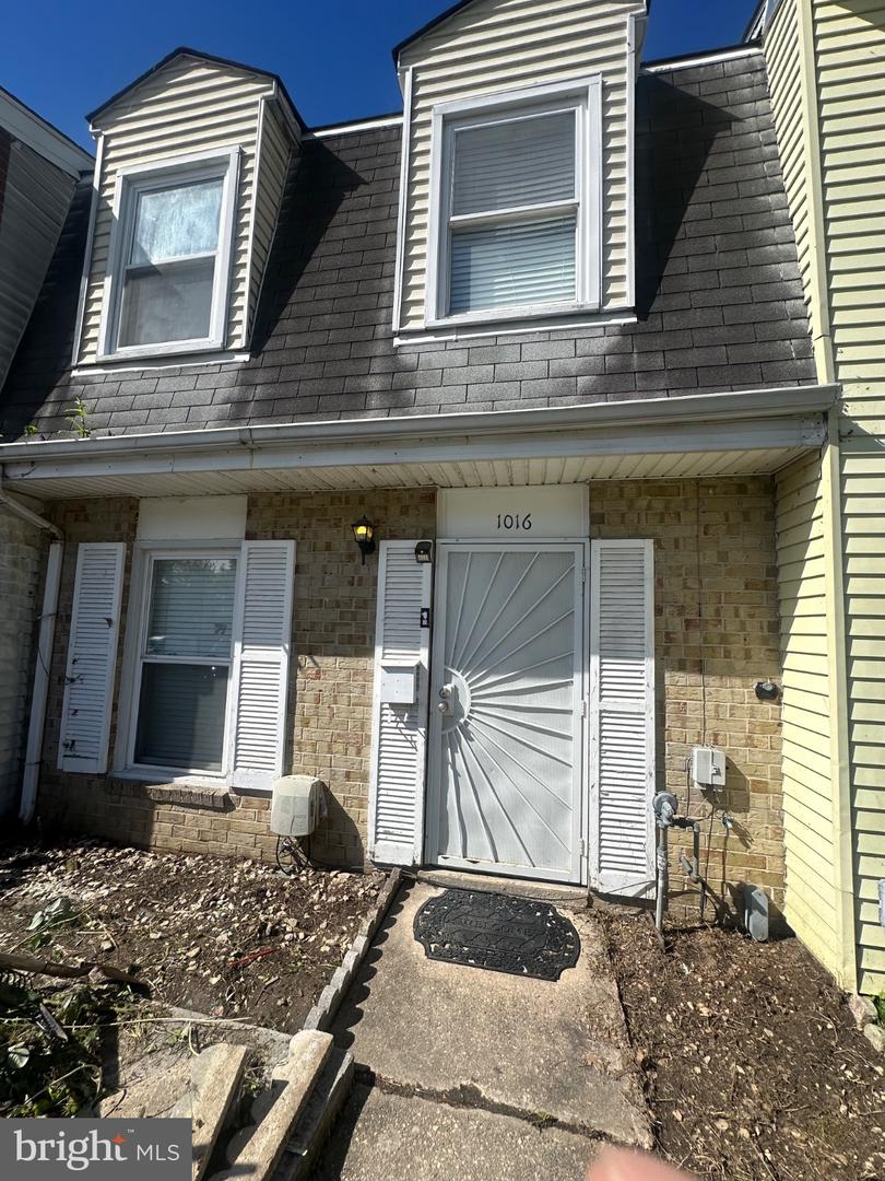 1016 Waterside Ct — photo