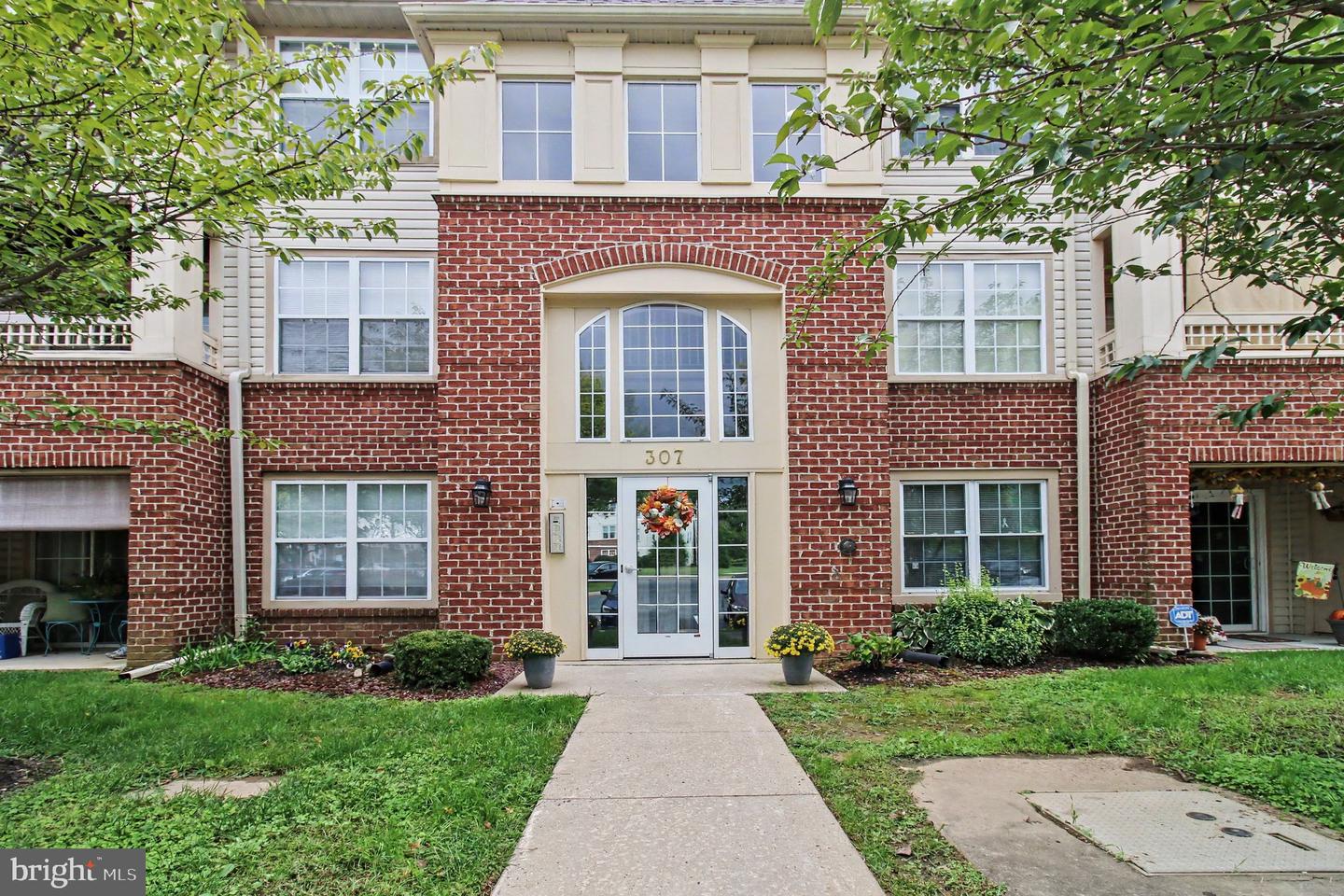 307 Tall Pines Ct #L — photo