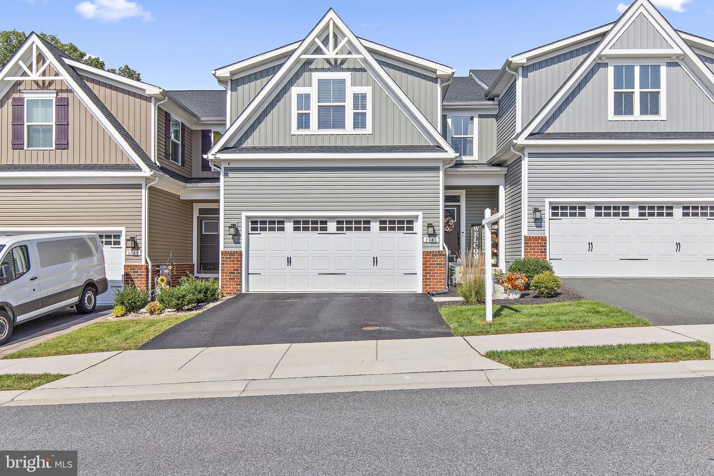 3141 Strasbaugh Dr — photo