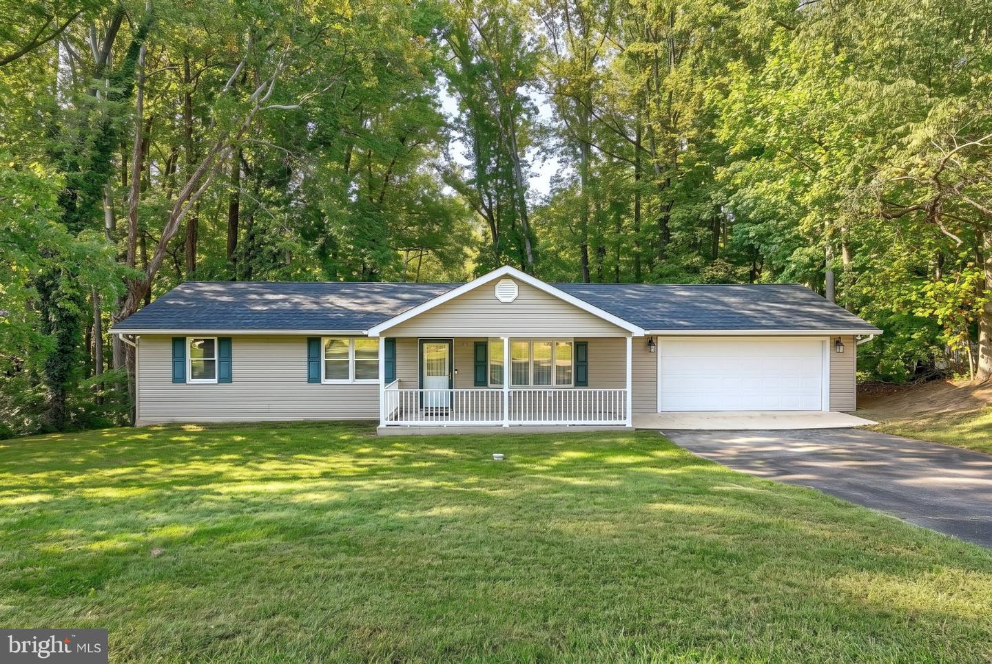 812 Lynn Lee Dr — photo