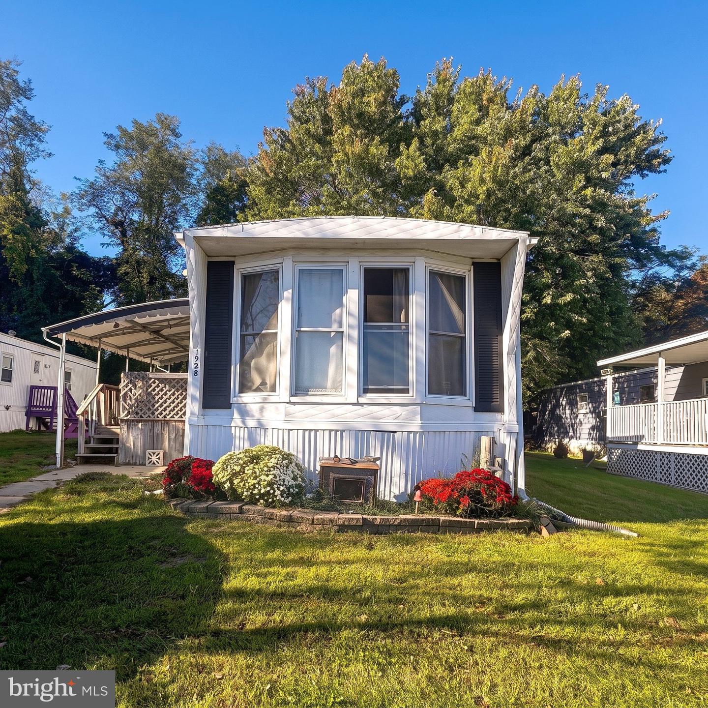 1928 Chipper Dr — photo