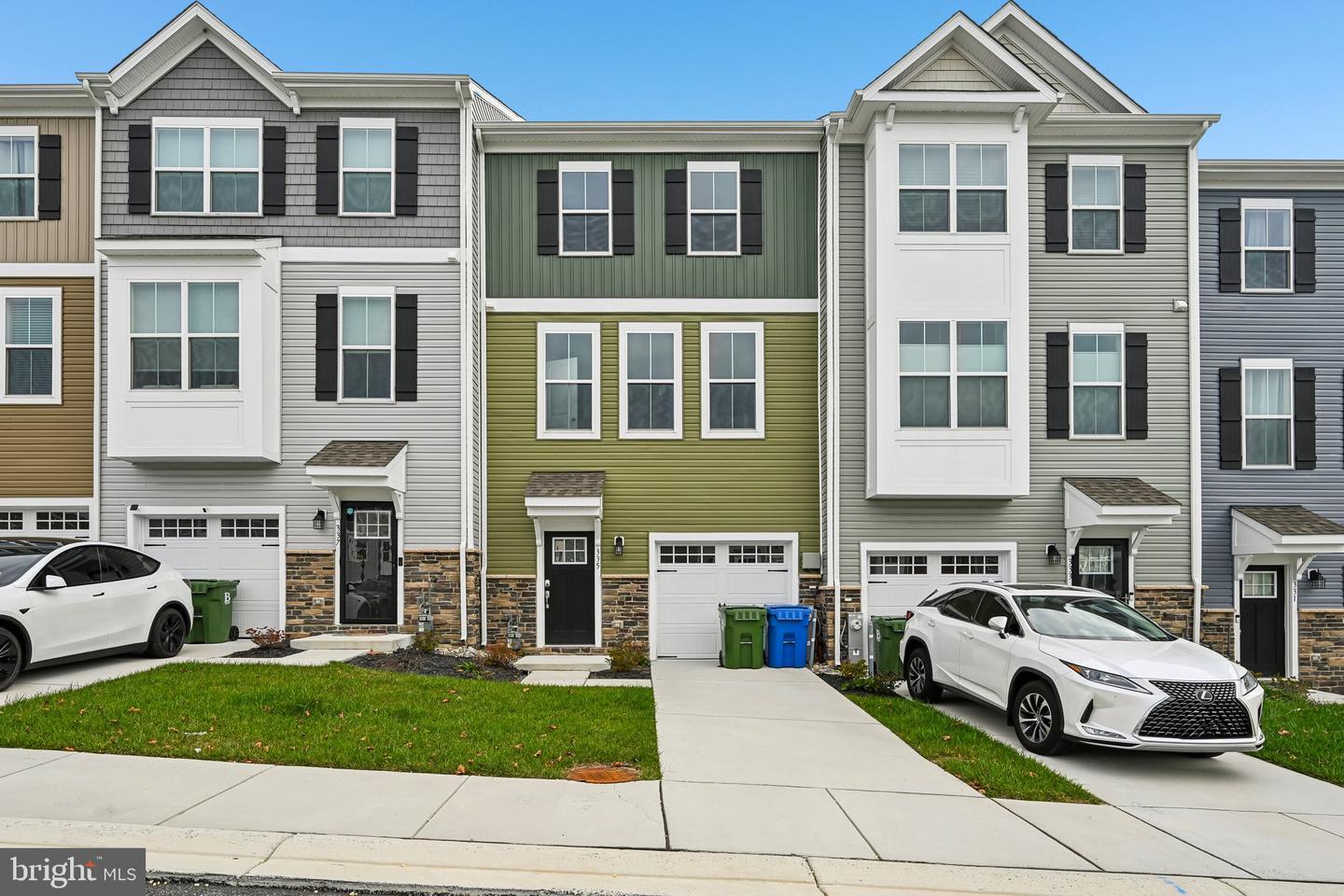335 Purple Pl — photo