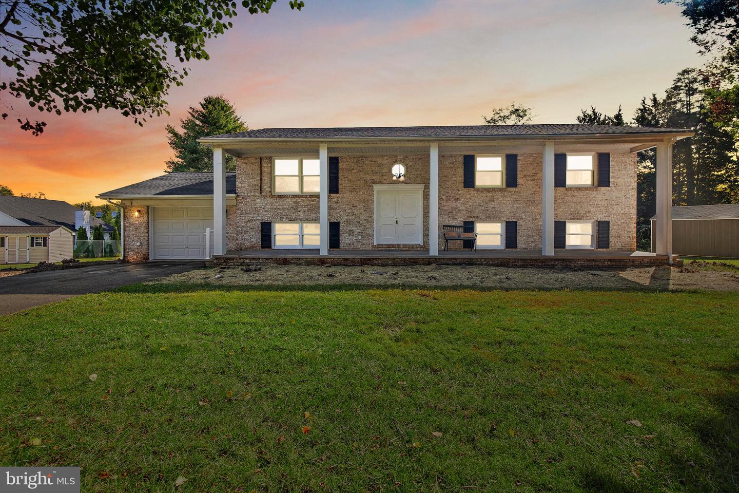 602 Rowe Dr — photo