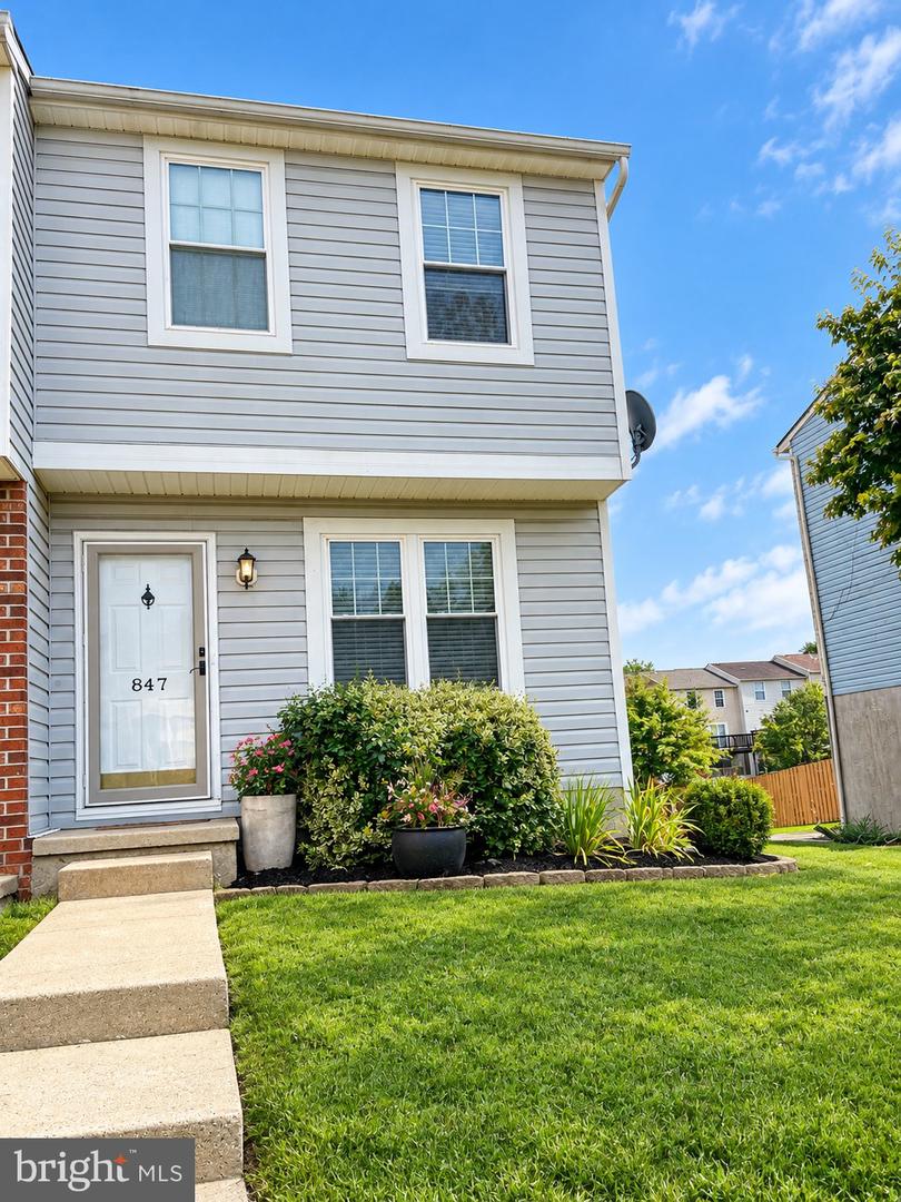 847 Clover Leaf Ct — photo