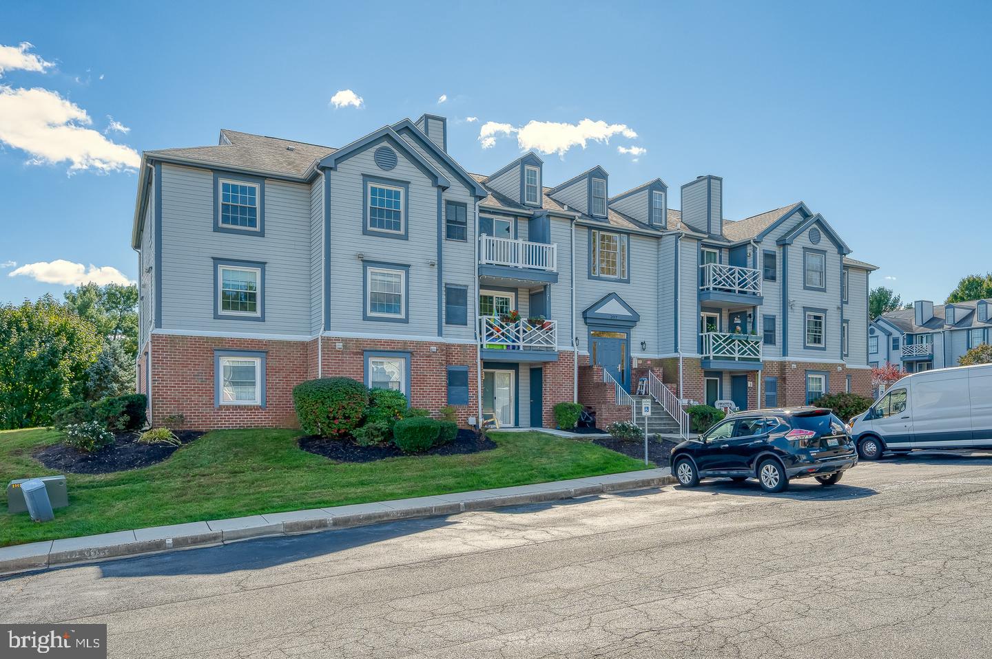 207 Oak Leaf Cir #207-J — photo