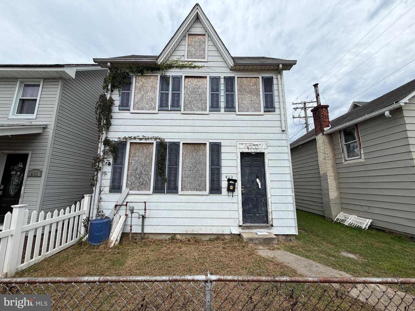 653 Pennington Ave — photo