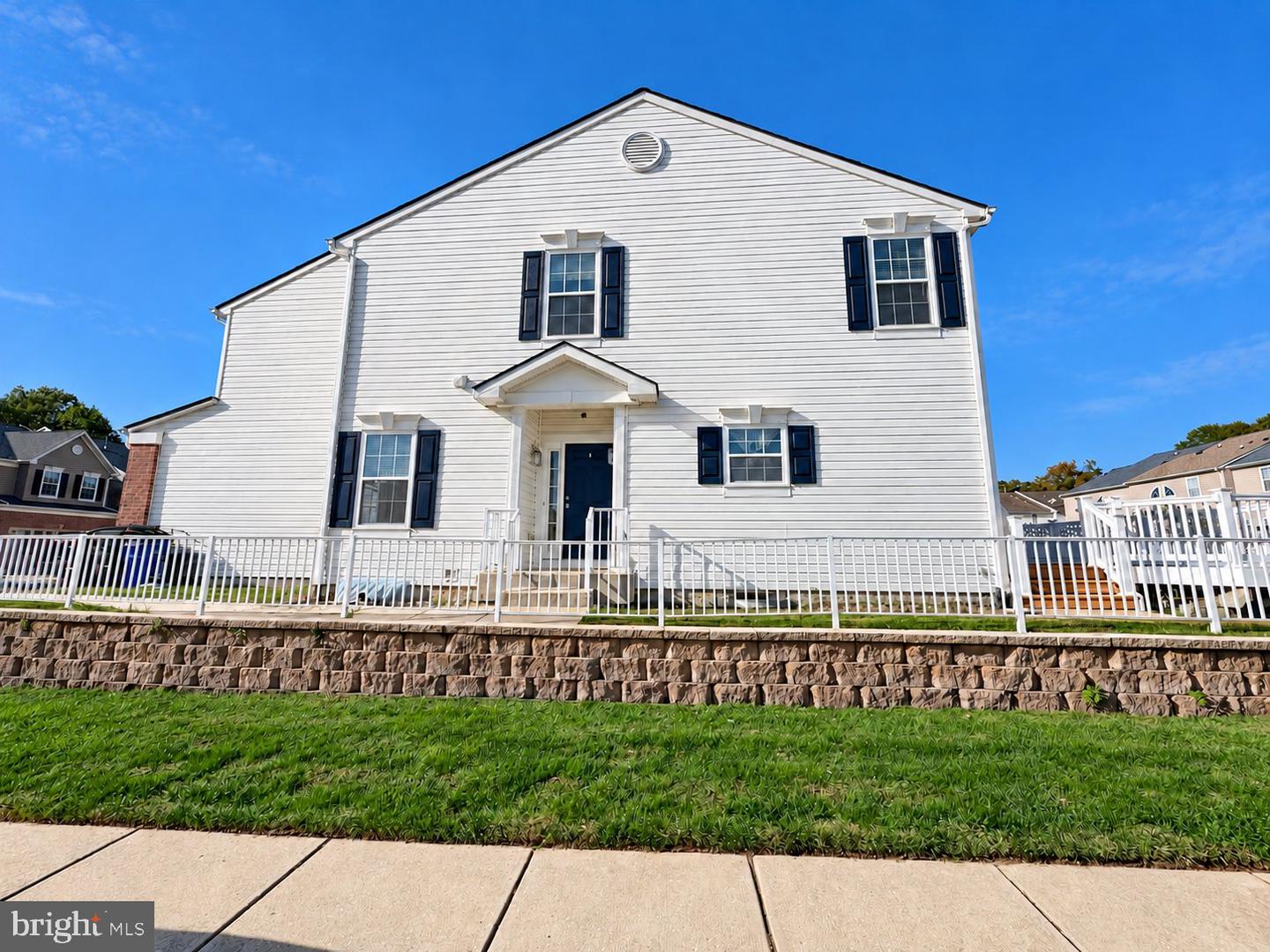 301 Golden Eagle Way — photo