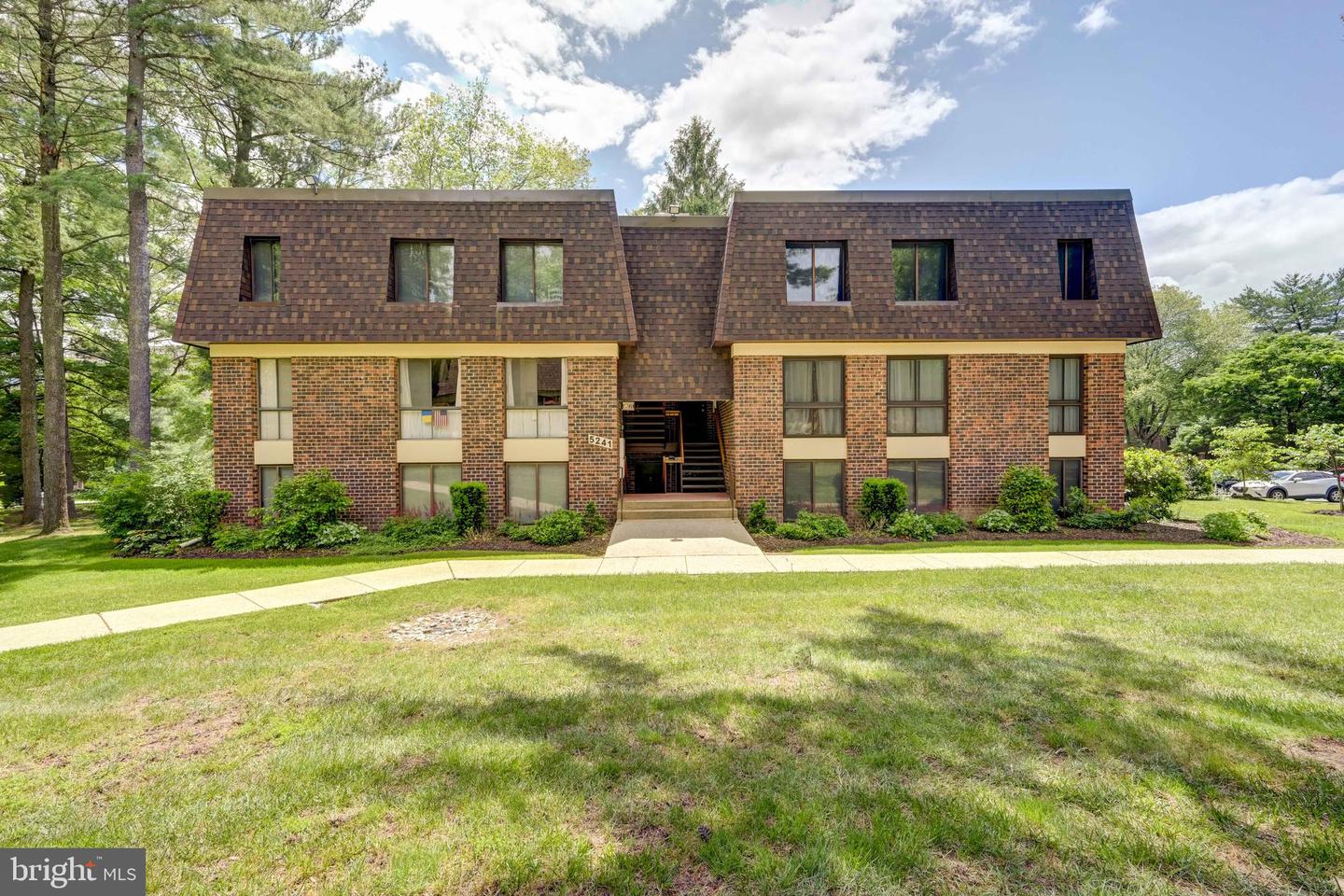 5241 W Running Brook Rd #302 — photo