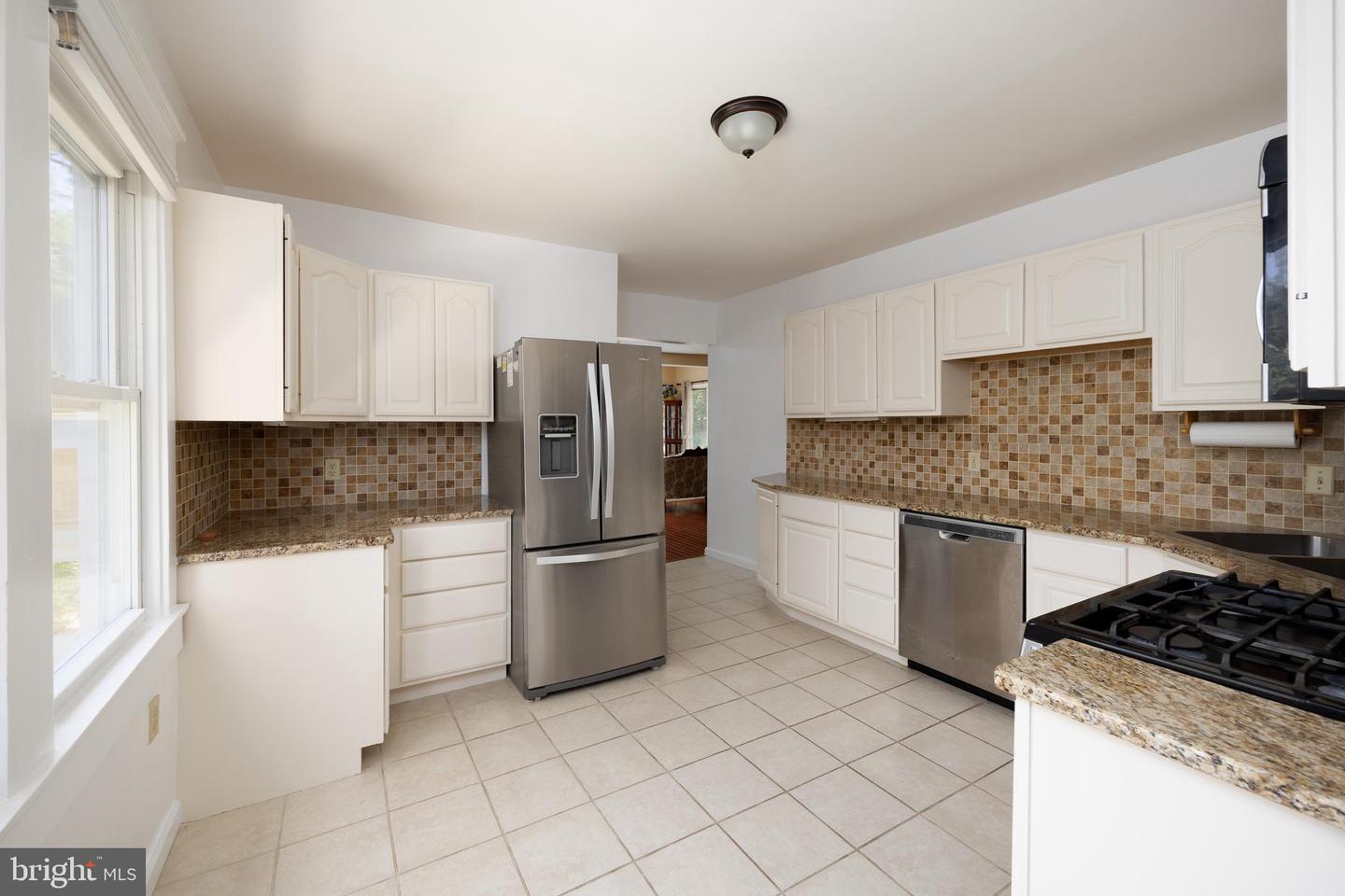 8615 RIDGE ROAD, ELLICOTT CITY MD 21043 — photo 3