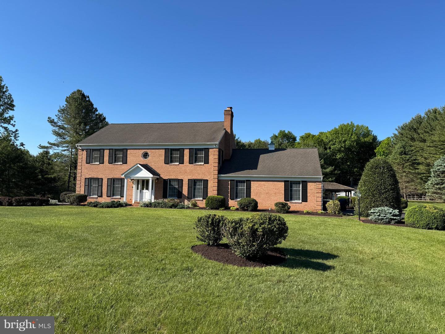 727 Weller Dr — photo