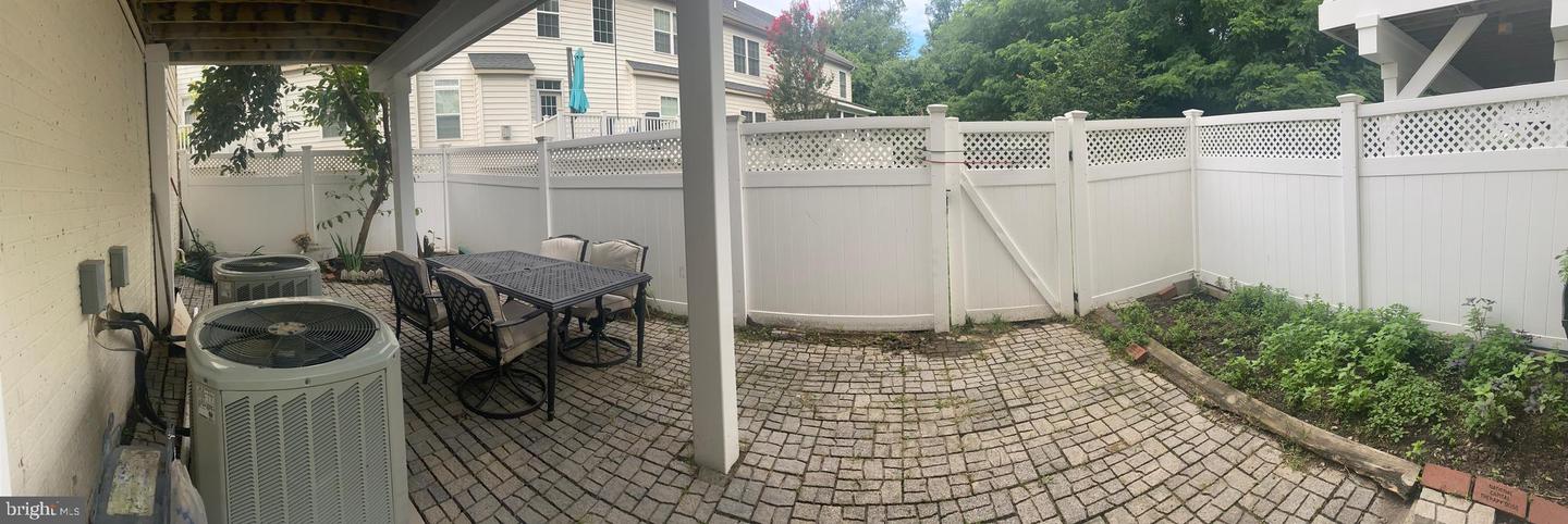 2605 Queensland Dr — photo