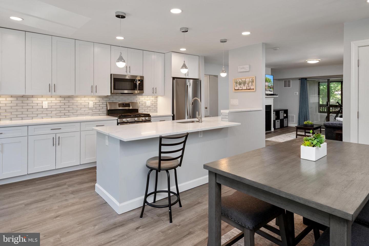 5245 W Running Brook Rd #302 — photo