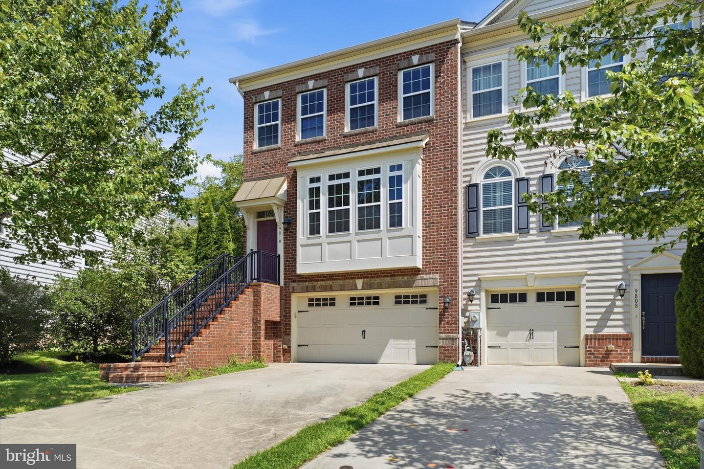 9810 Solar Crse — photo