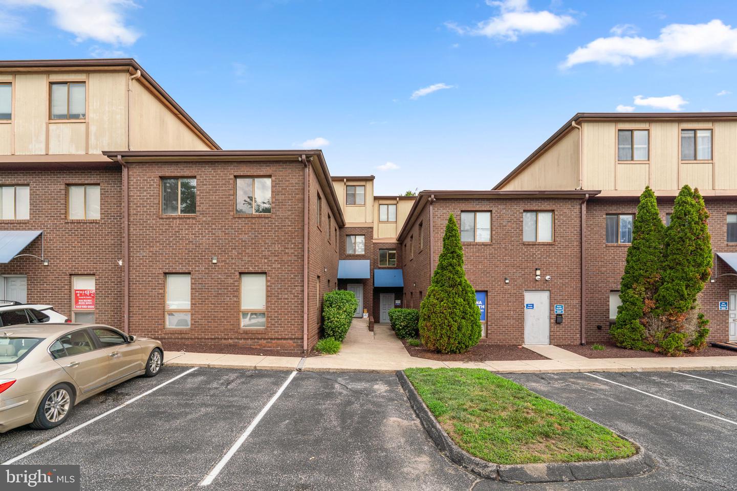 3219 Corporate Ct #3 — photo