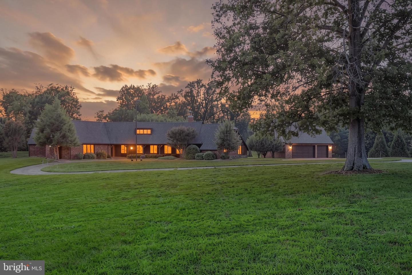 4112 Heritage Hill Ln — photo