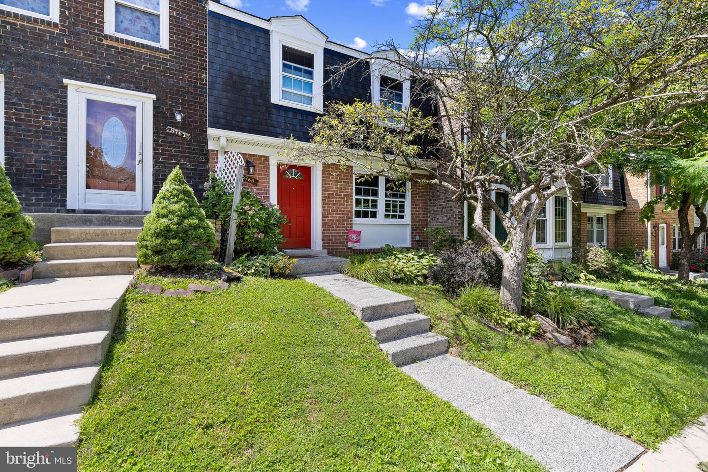 5765 Yellowrose Ct — photo
