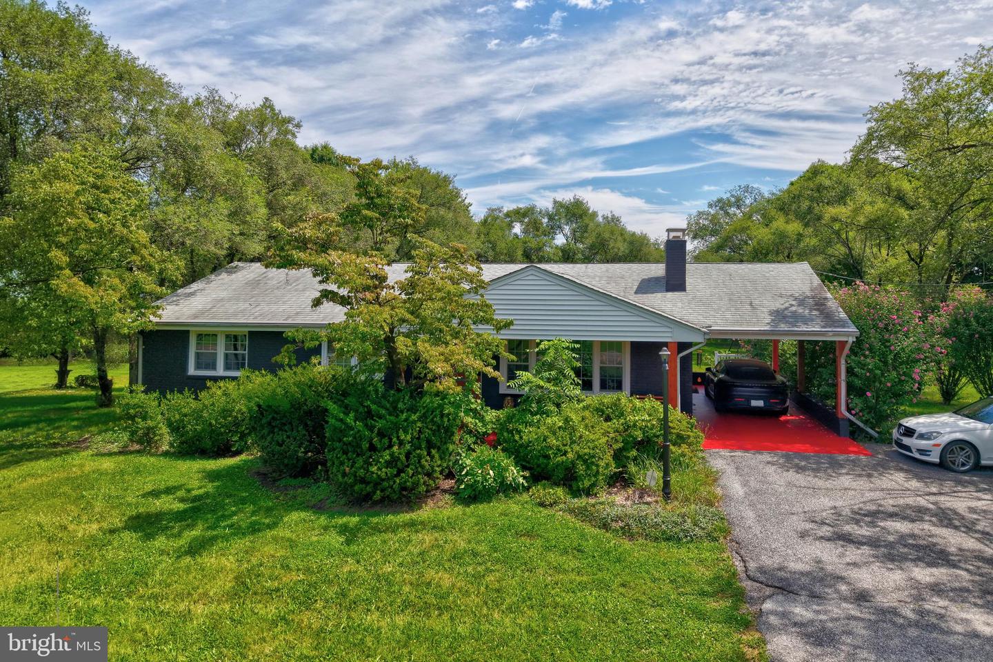 5521 Montgomery Rd — photo