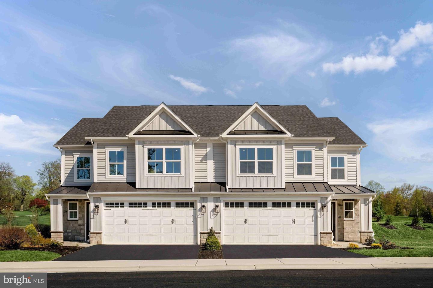 5416 Pondview Ln — photo