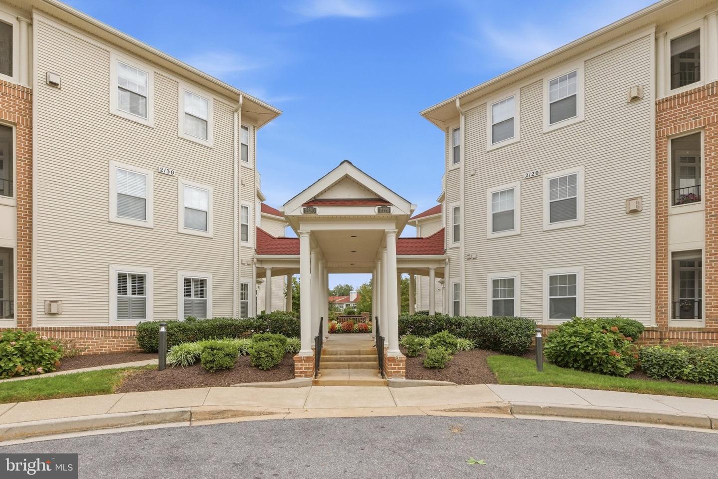 2120 Ganton Green #D-103 — photo