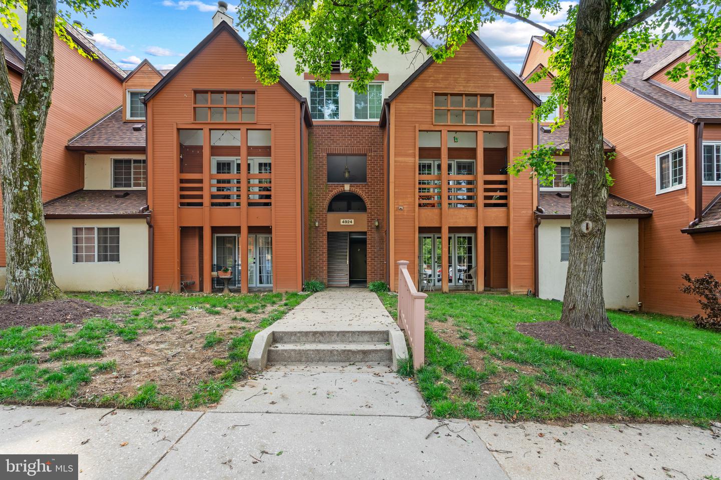 4924 Columbia Rd #5 — photo