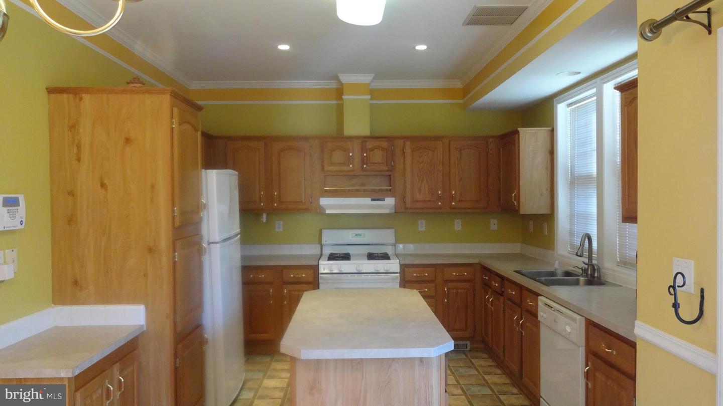 7532 Cove Point Way — photo
