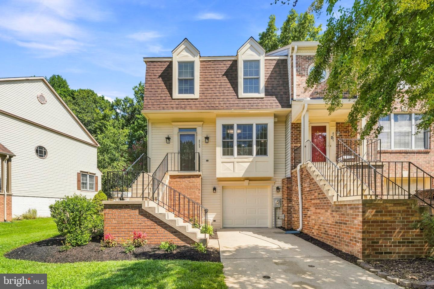 8733 Birkenhead Ct — photo
