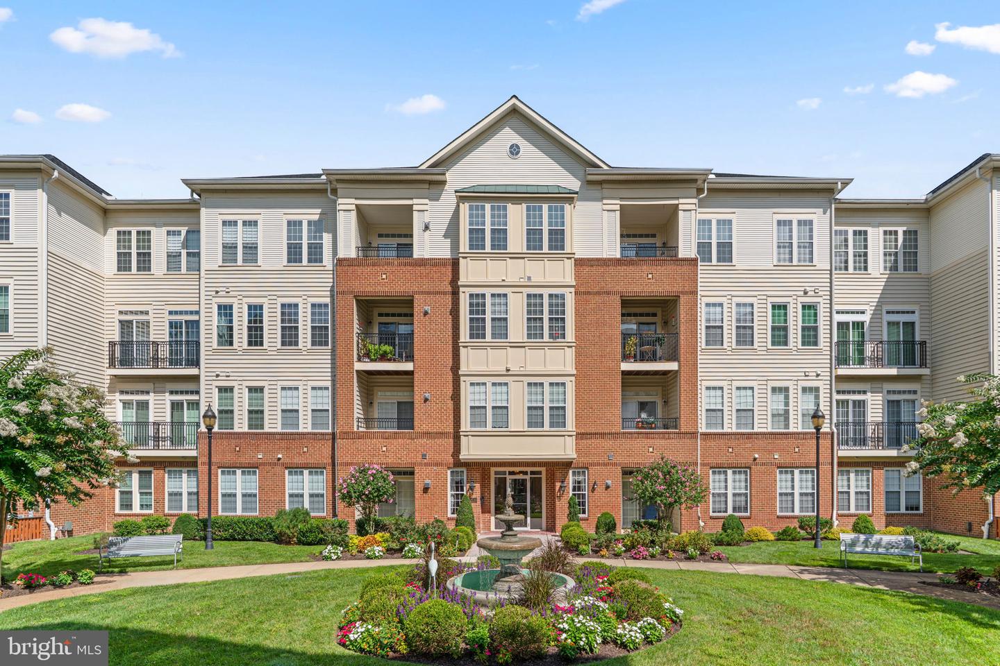 2530 Kensington Gdns #401 — photo
