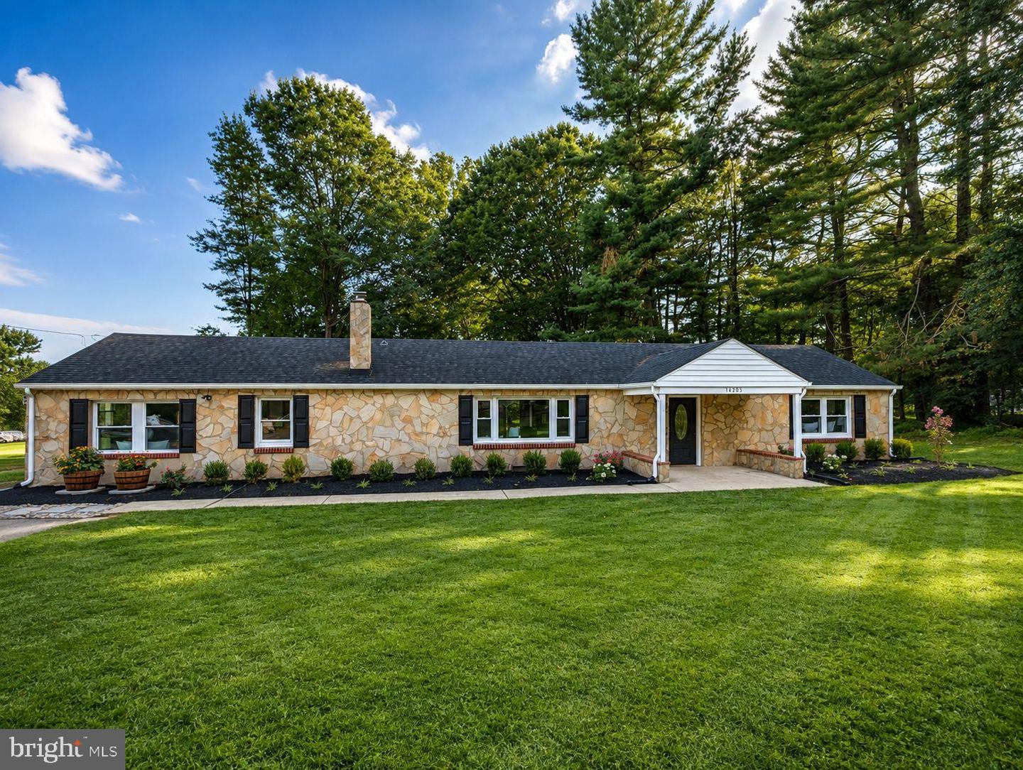 16205 Frederick Rd — photo