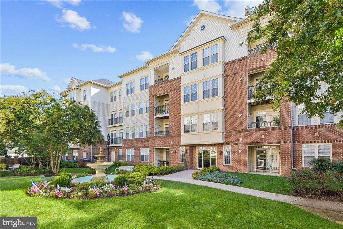 2550 Kensington Gdns #306 + G7 — photo