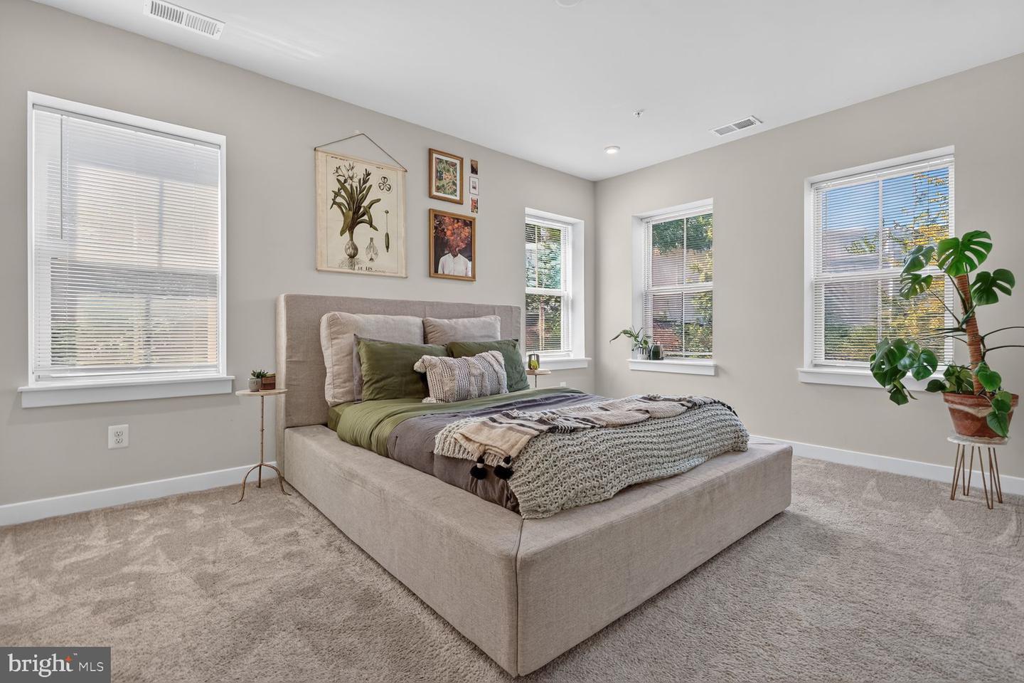 10020 Ruffian Way #B — photo