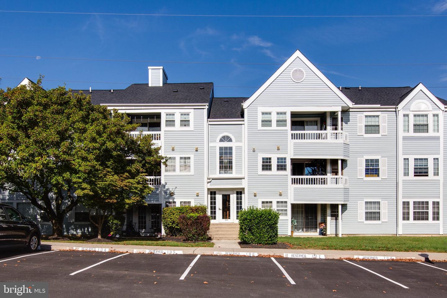 8601 Falls Run #D — photo