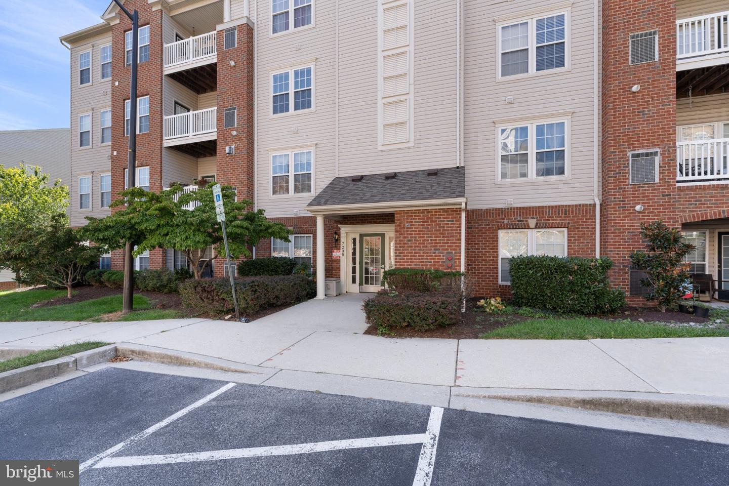 7230 Darby Downs #Q — photo