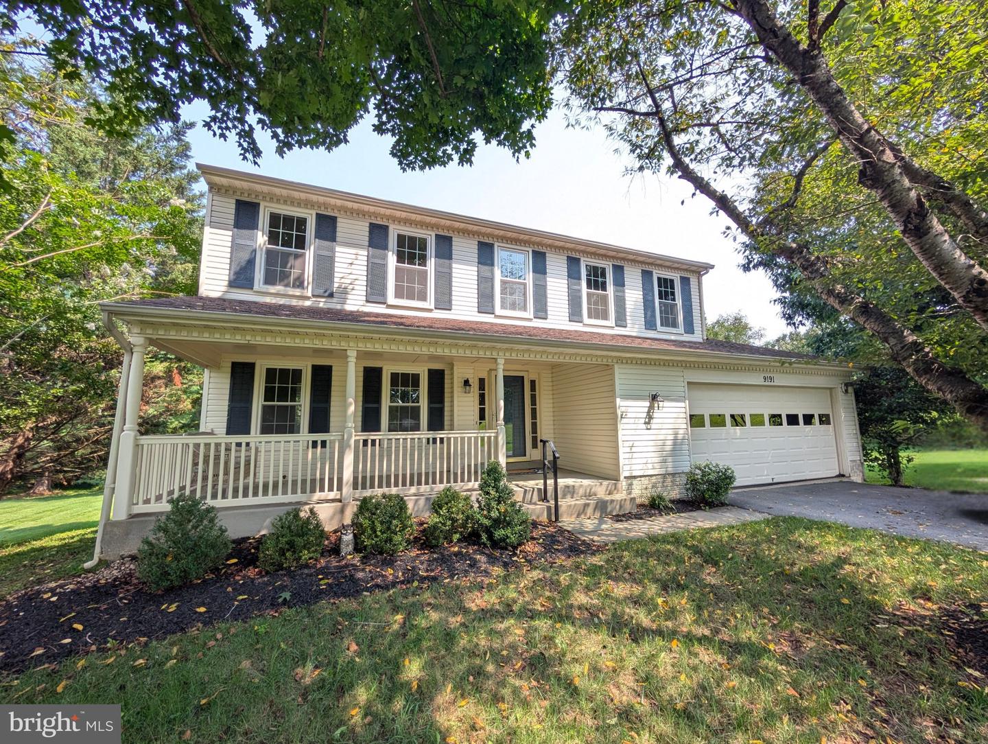 9191 Victoria Dr — photo