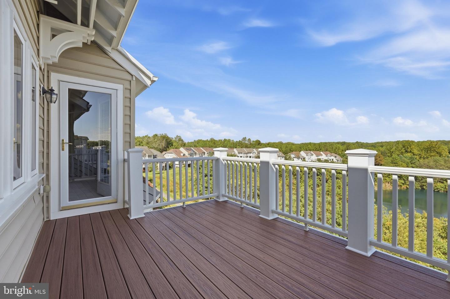 8731 Lake Edge Dr — photo