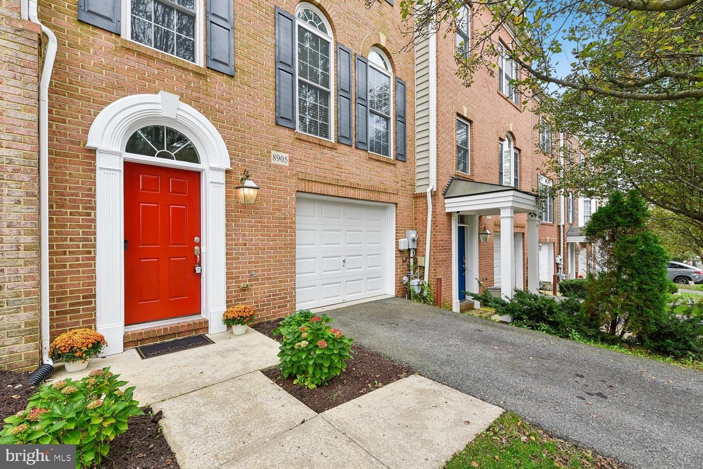 8905 Lee Manor Dr — photo
